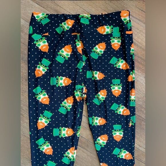 LuLaRoe Women’s TC Leggings Kelly Green Leprechauns Irish St. Patrick’s Day - Picture 3 of 12